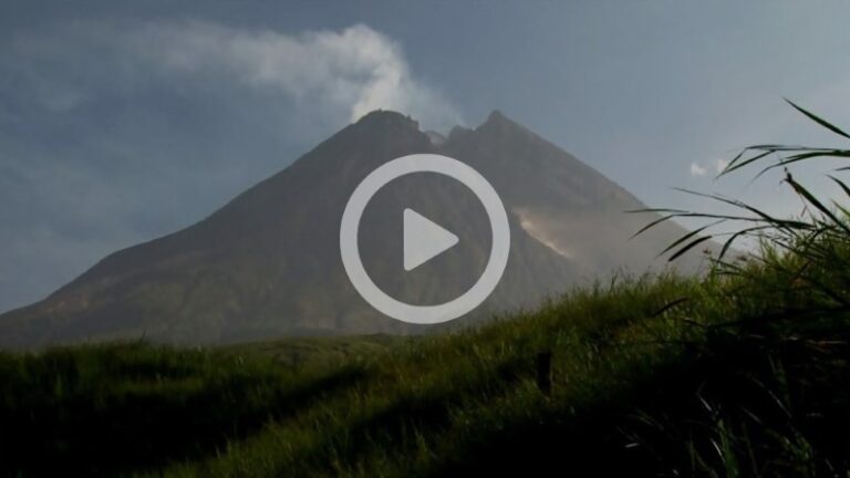 Merapi: Sinergi Alam dan Budaya Masyarakat (2011)