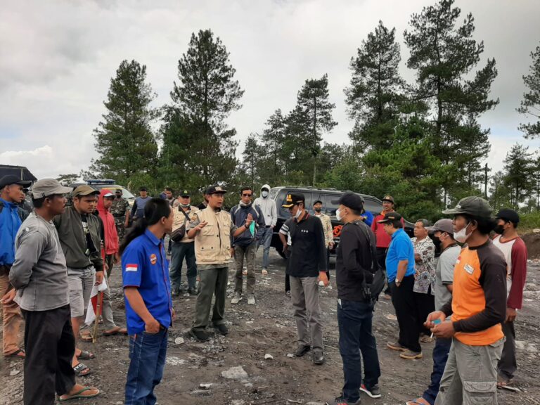 Aksi Lanjutan Warga Desa Kemiren, Kecamatan Srumbung, Kabupaten Magelang