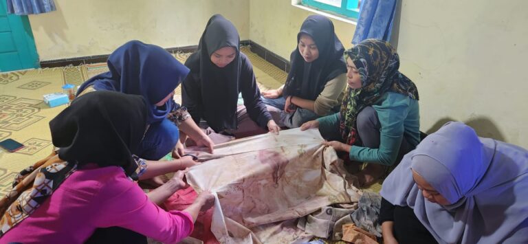 Road to HKAN : Kelompok Binaan TNGM Belajar Pengemasan dan Pemotretan Produk 1 pendampingan-pemberdayaan-masyarakat-tngm