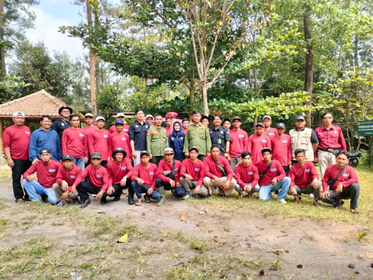 Anggota MPA Srumbung dan Dukun Belajar Kembali Pengendalian Kebakaran Hutan dan Lahan