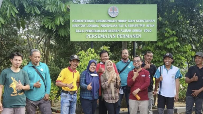 Personel BTNGM Belajar ke Persemaian Permanen BPDAS Solo 2 Personel BTNGM Belajar ke Persemaian Permanen BPDAS Solo